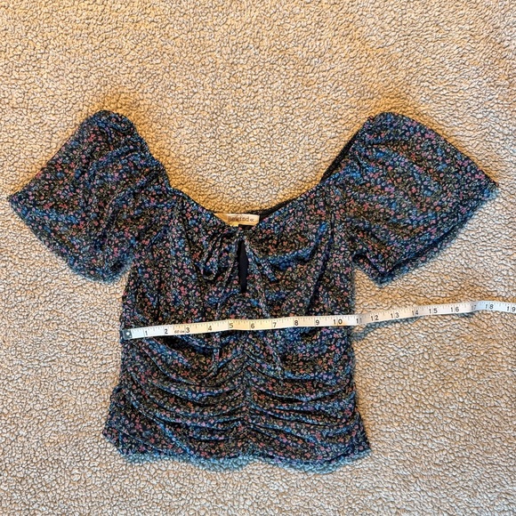 Ruched blue floral tie-up blouse - Picture 3 of 10